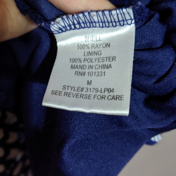 Blue dress with white arrow pattern - Picture 3 of 4